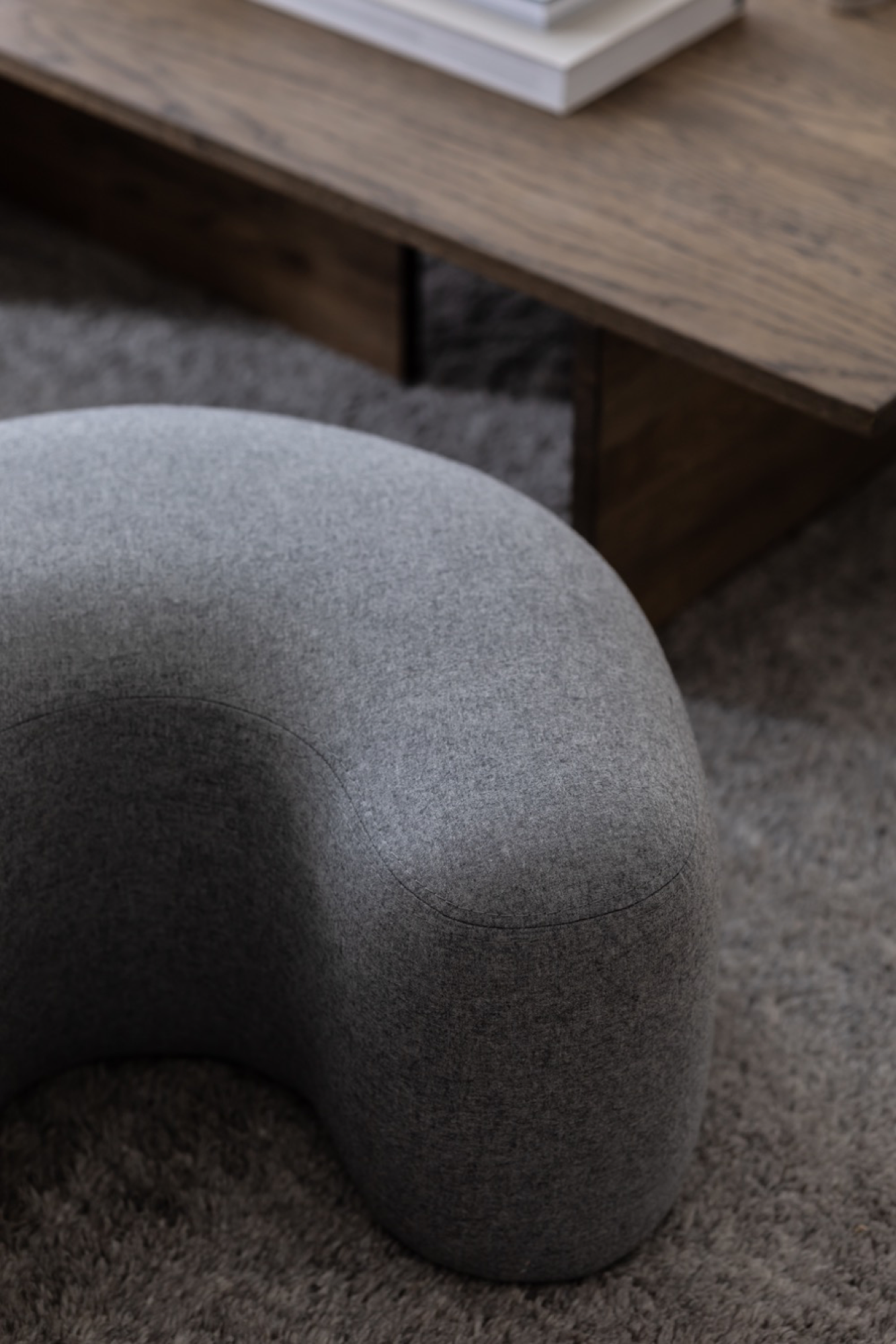 indoor light-grey living-room poufs seatings 