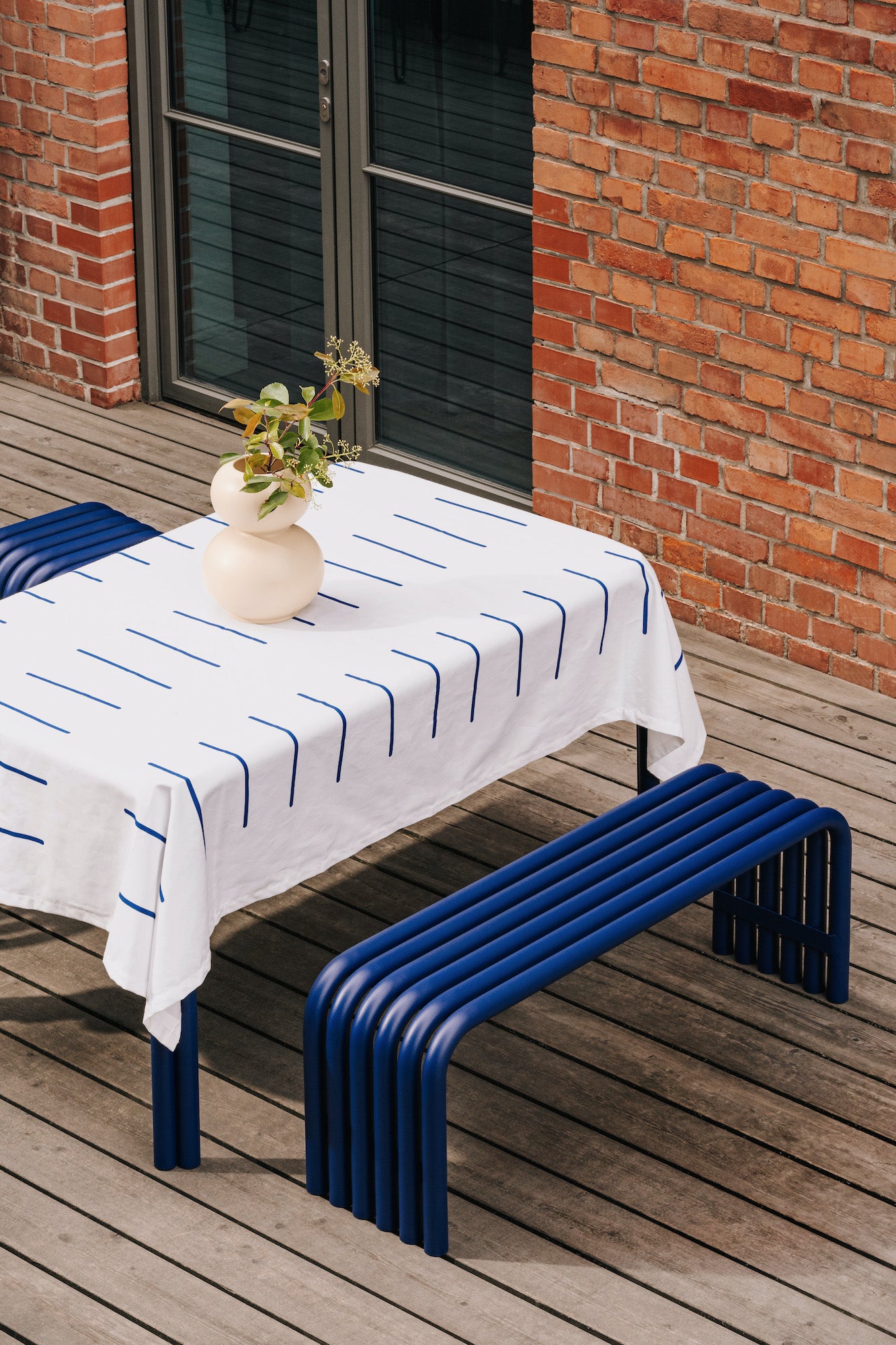 balcony-garden blue outdoor summer-interior tables beige benches spring-ideas stools 