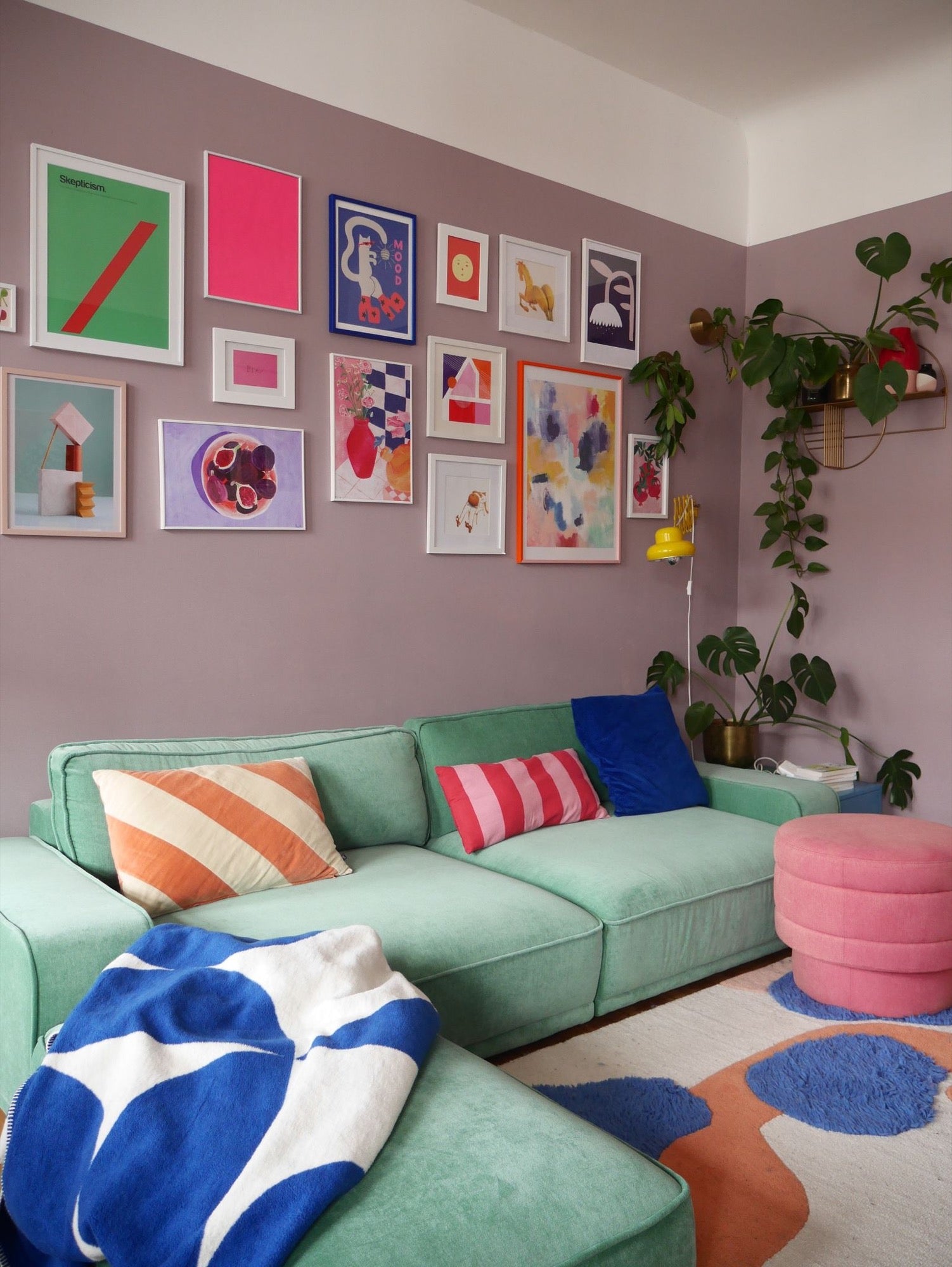beige indoor living-room throws bedroom blue light-grey 