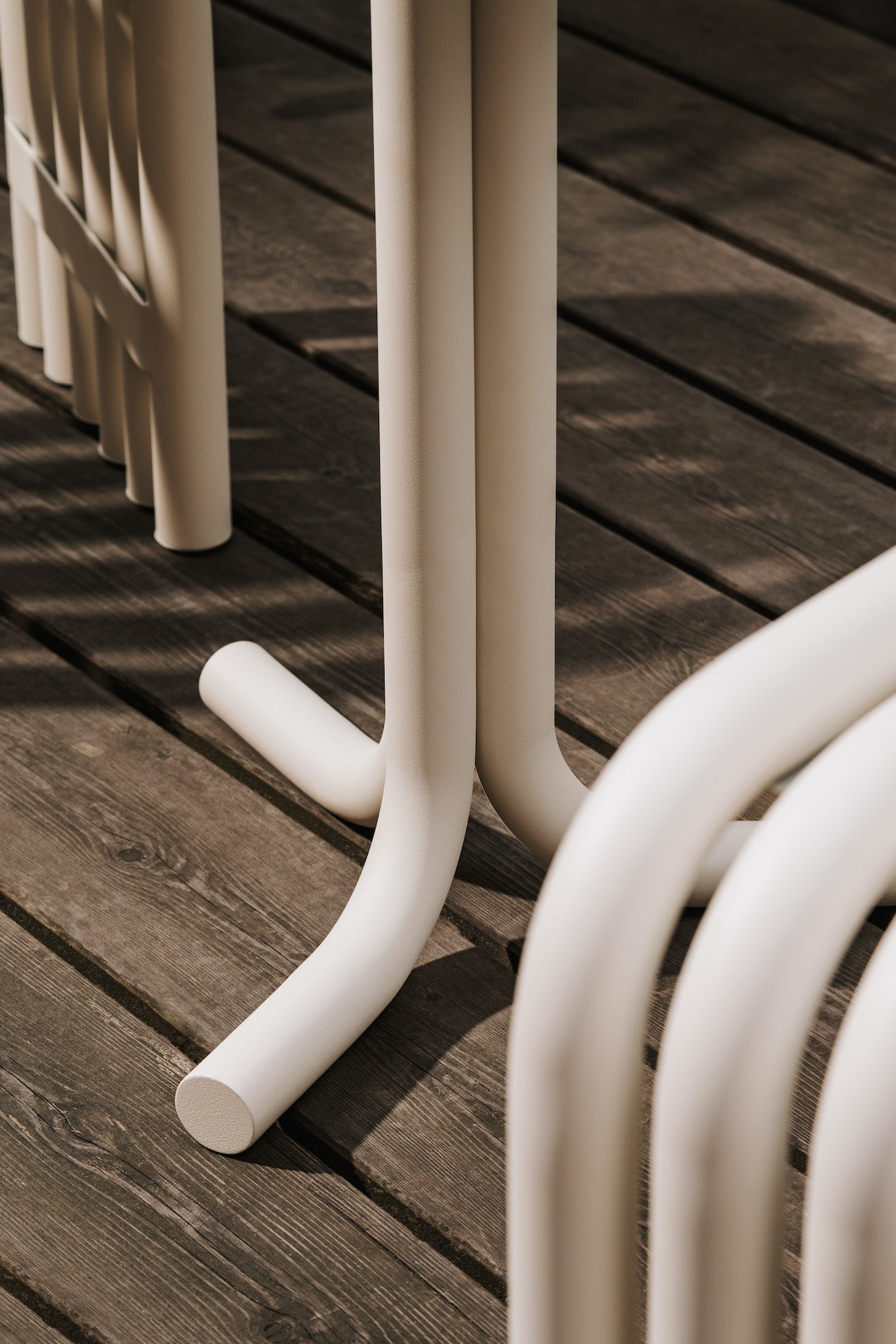 balcony-garden beige outdoor tables stools 