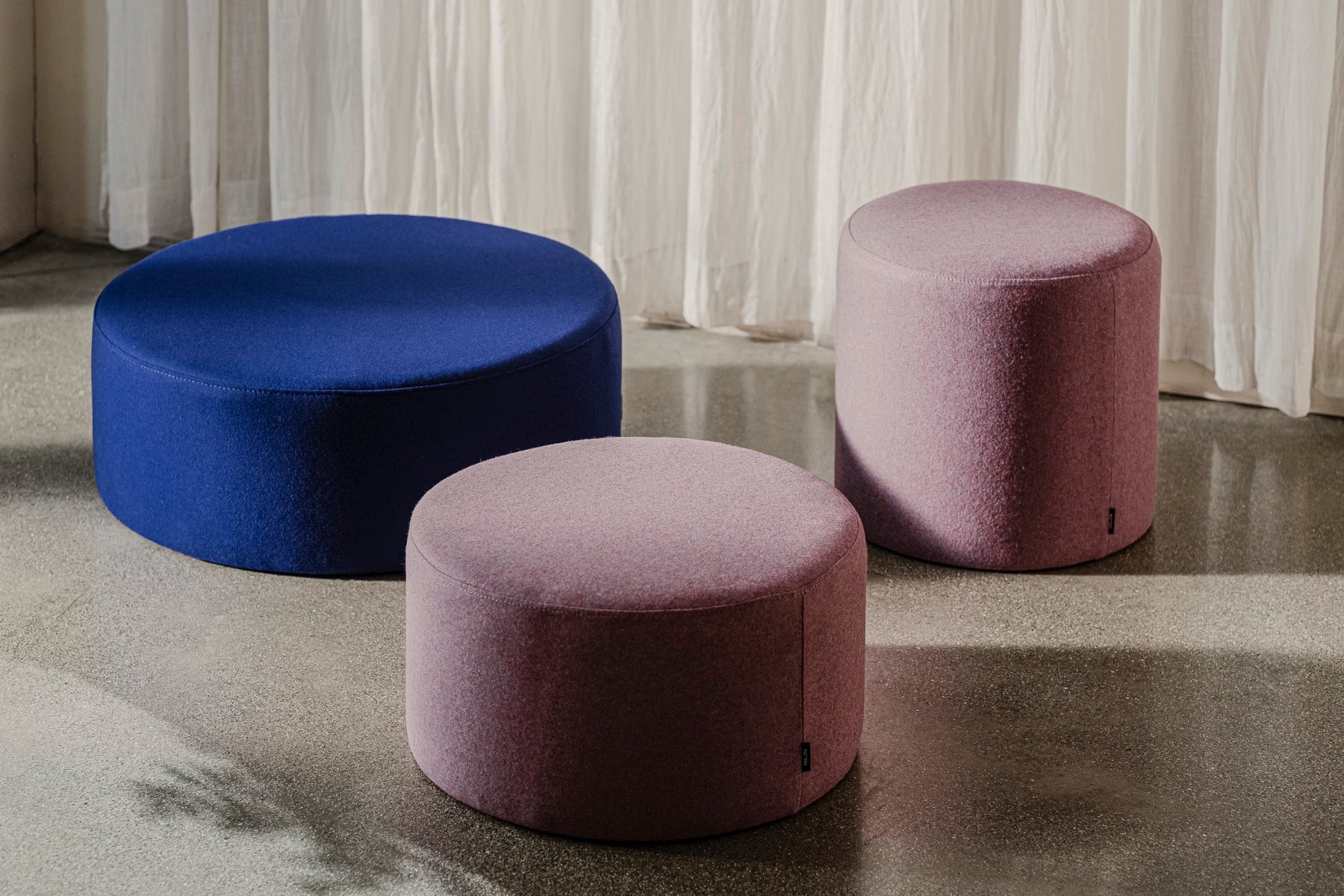 blue indoor living-room poufs spring-ideas bedroom hallway home-office pink seatings violet 