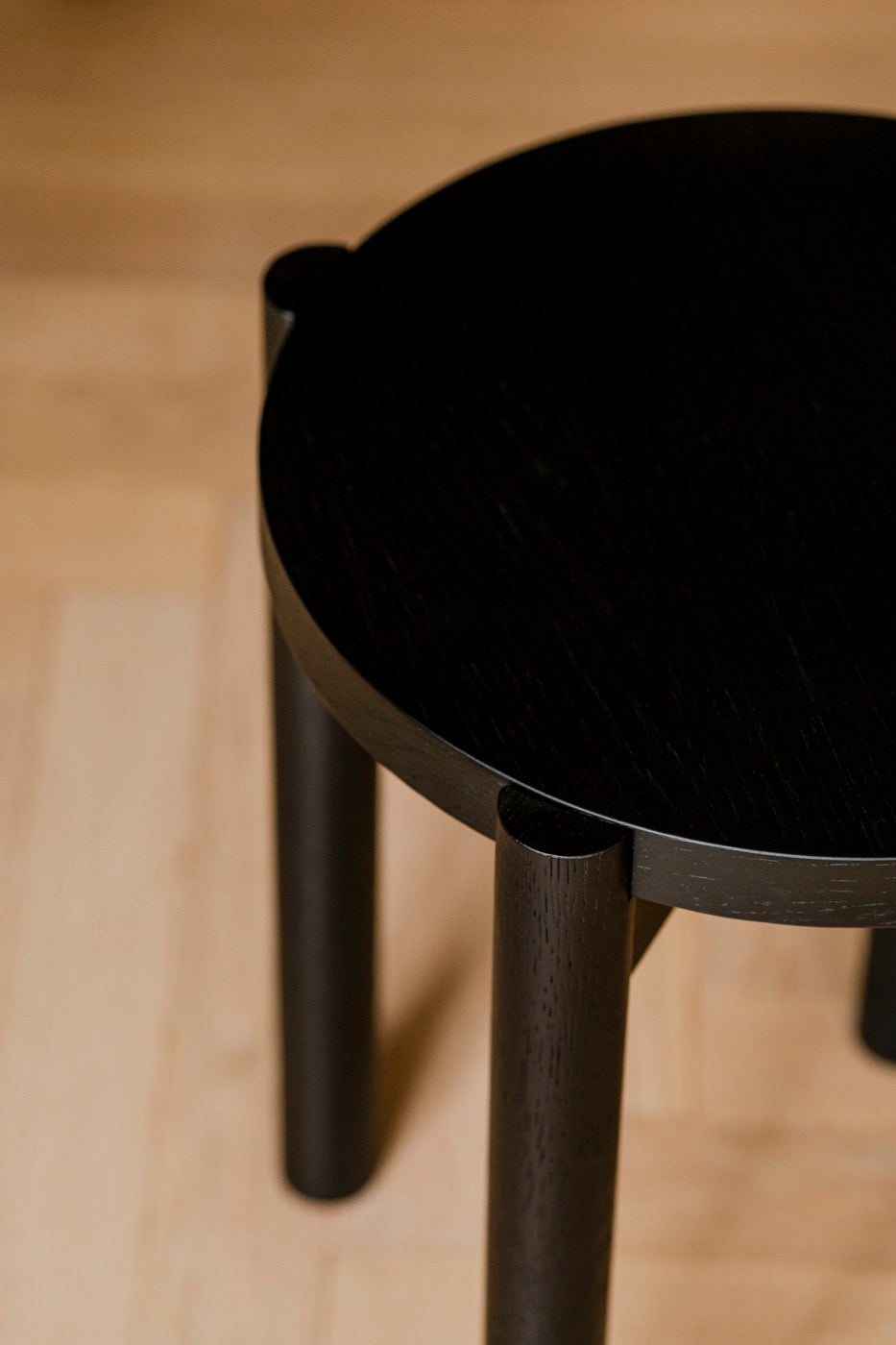 black indoor living-room stools hallway 