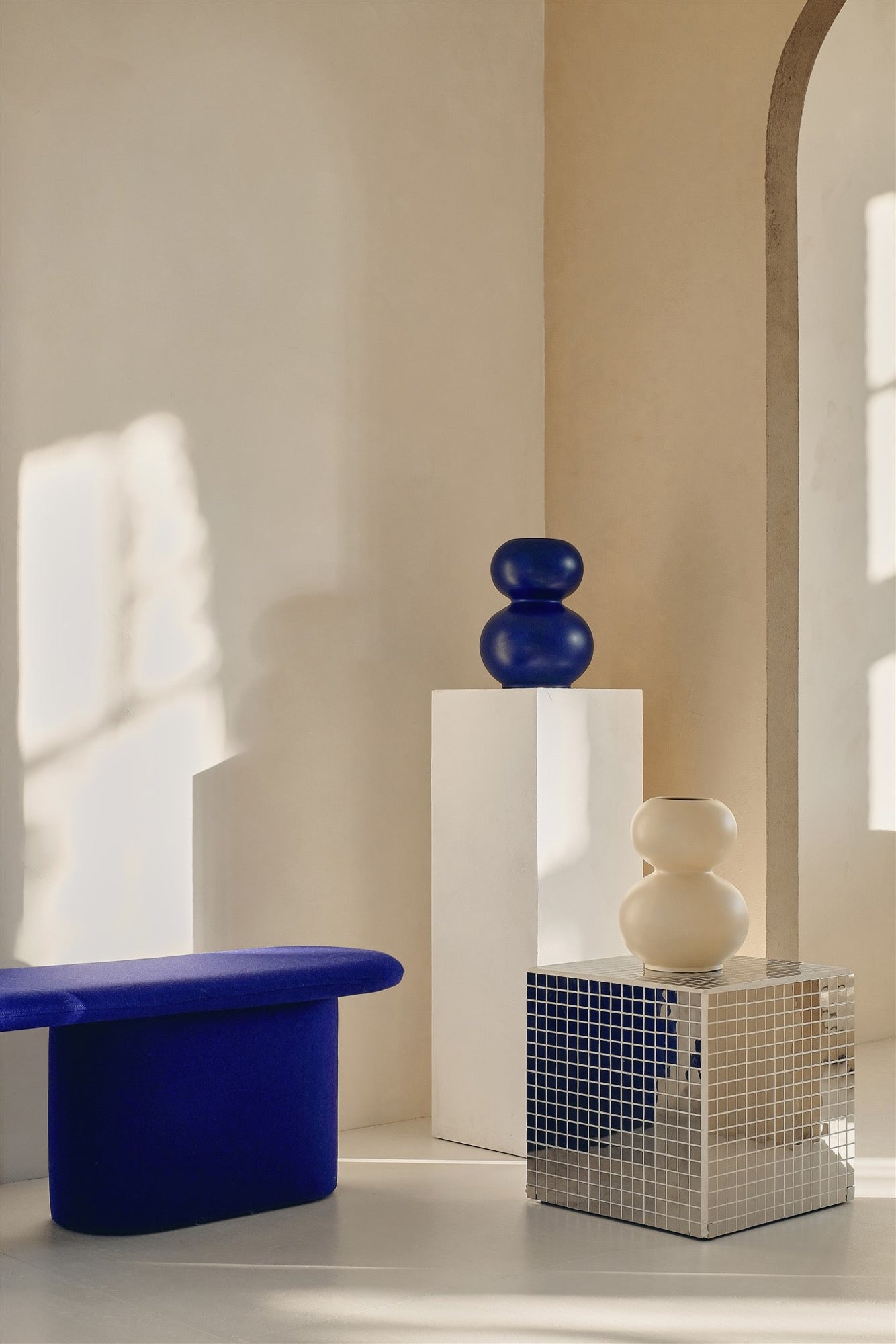 blau geschenk-ratgeber innen wohnzimmer vasen beige Bänke esszimmer flur hellgrau Sitze 