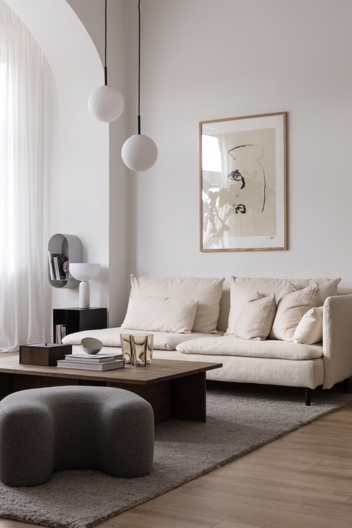 indoor light-grey living-room poufs beige seatings 