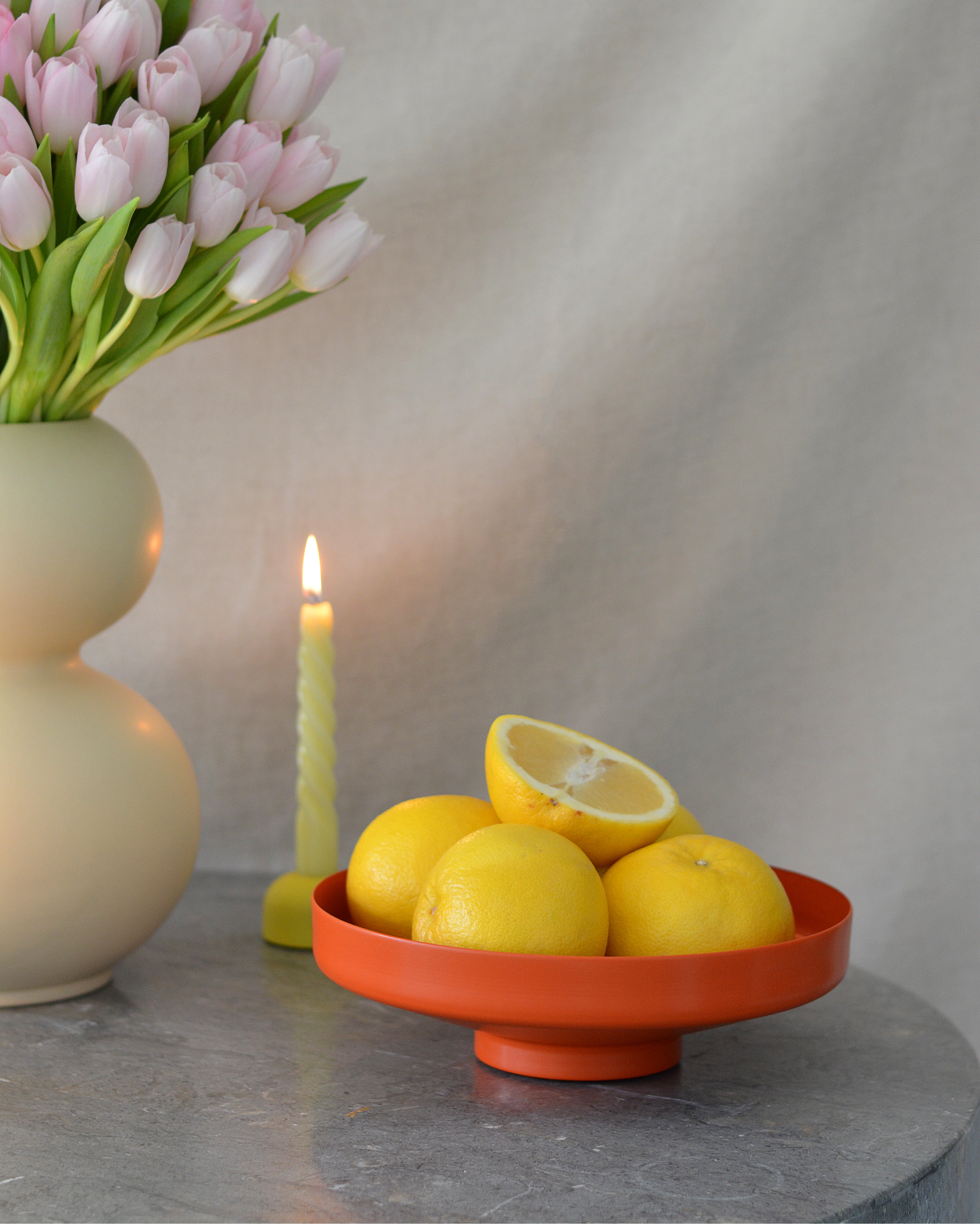 beige Esszimmer Zimmer Vasen Schalen Kerzenständer orange gelb 