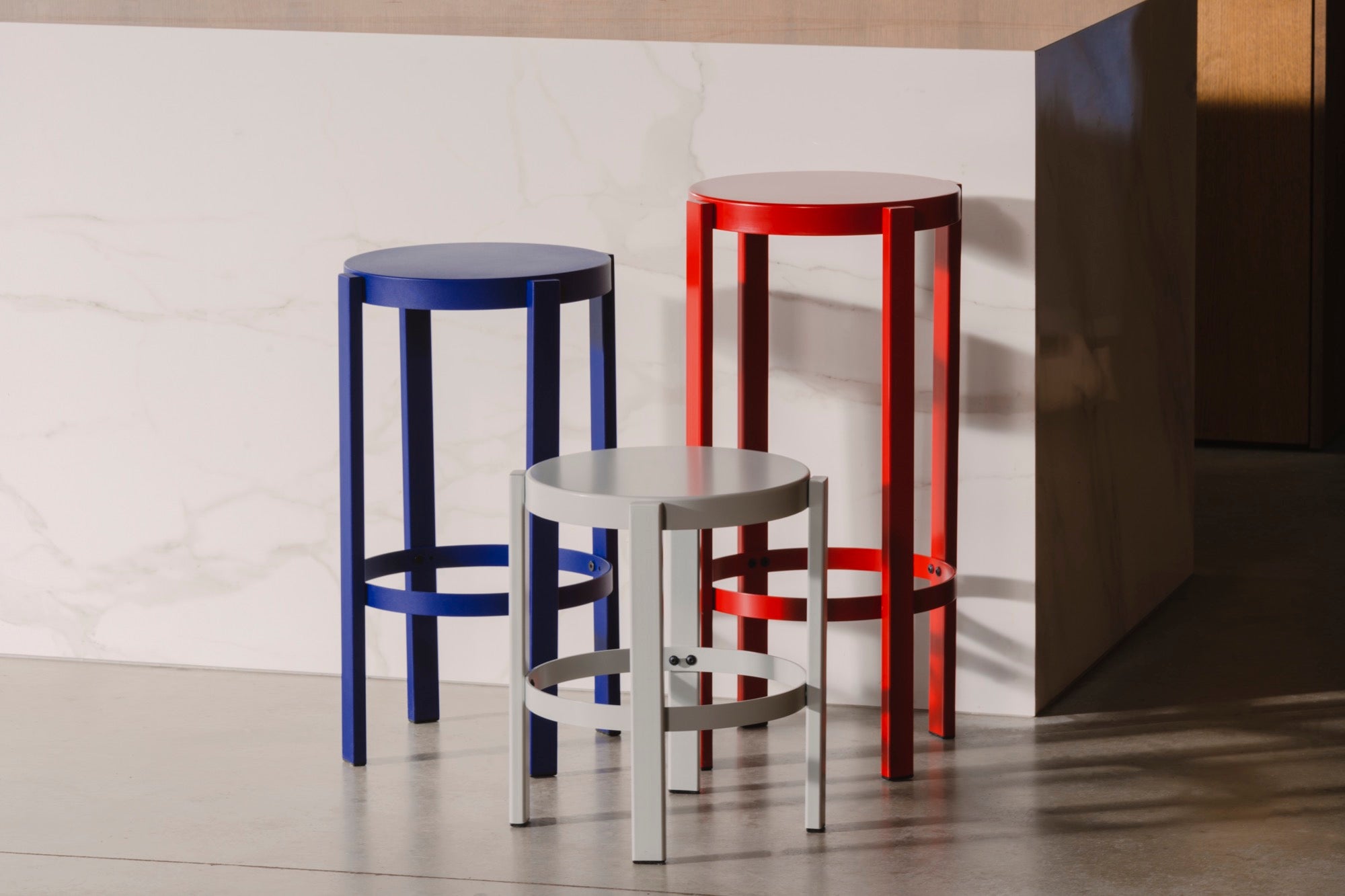 beige dining-room indoor new-arrivals stools bar-stools blue red 