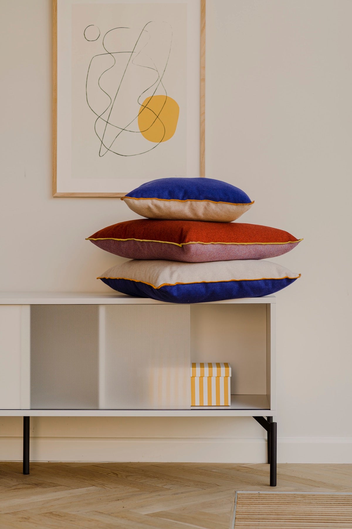 beige gift-guide indoor living-room tv-stands bedroom blue cushions red sideboards violet 
