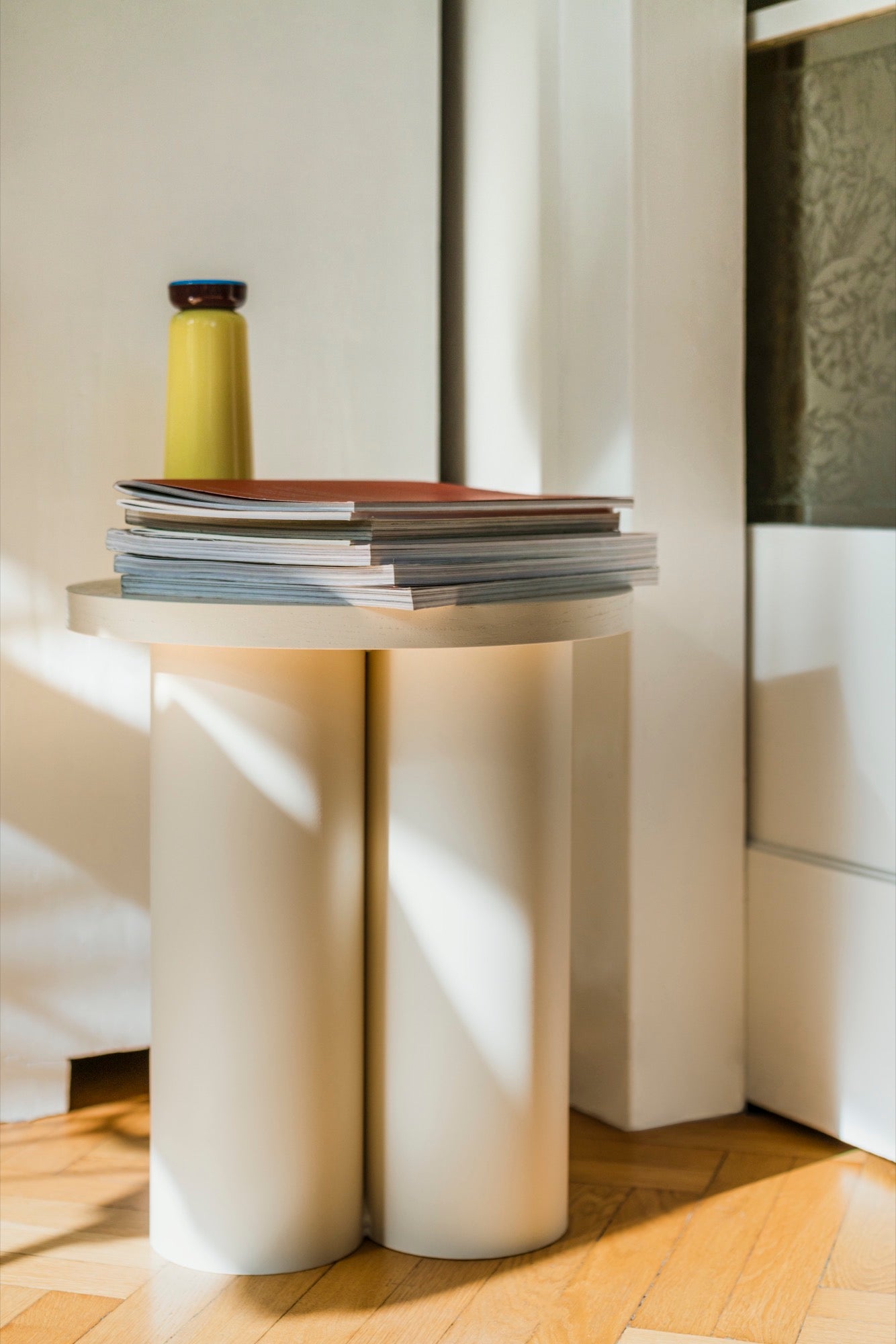 beige indoor living-room spring-ideas stools side-tables summer-interior 