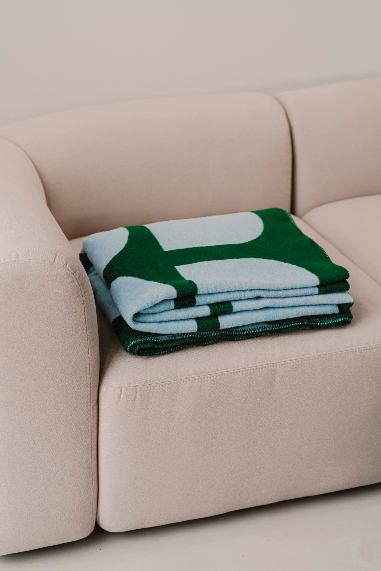 geschenk-guide grün innen wohnzimmer sofas beige blau hellgrau neu-ankömmlinge Überwürfe 