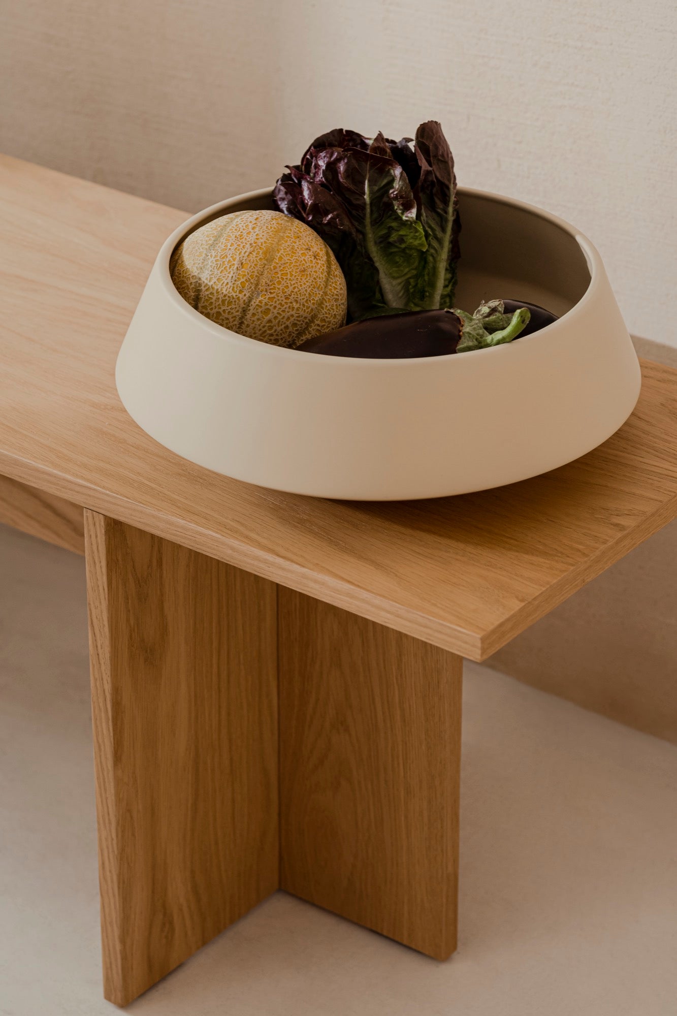 benches hallway indoor oak beige bowls home-office light-grey living-room 